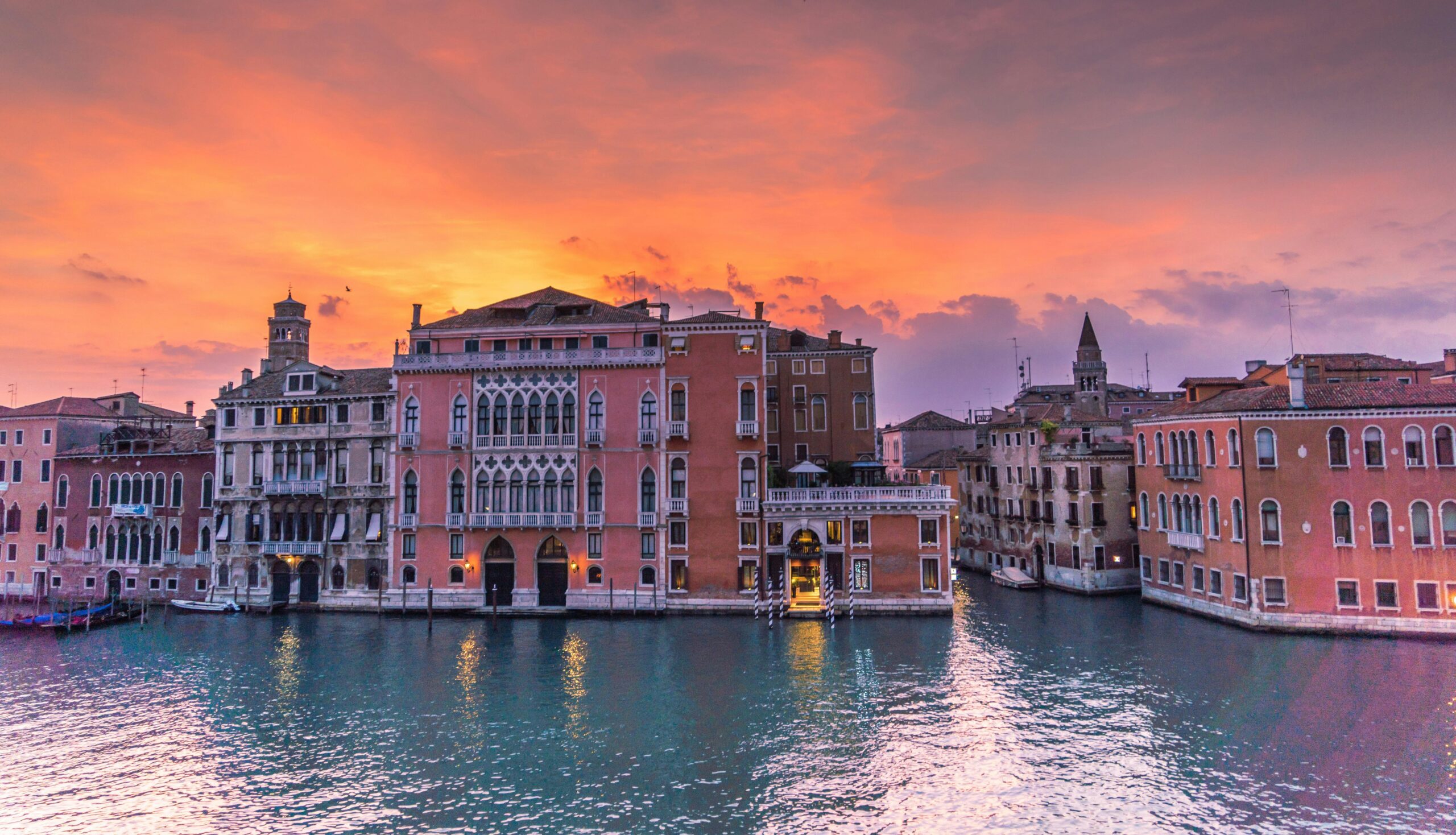 Venice - Luxury transfers to Italian floating city
